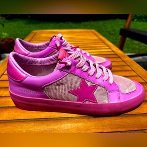 Vintage Havana- Extra Sneakers- Size 8